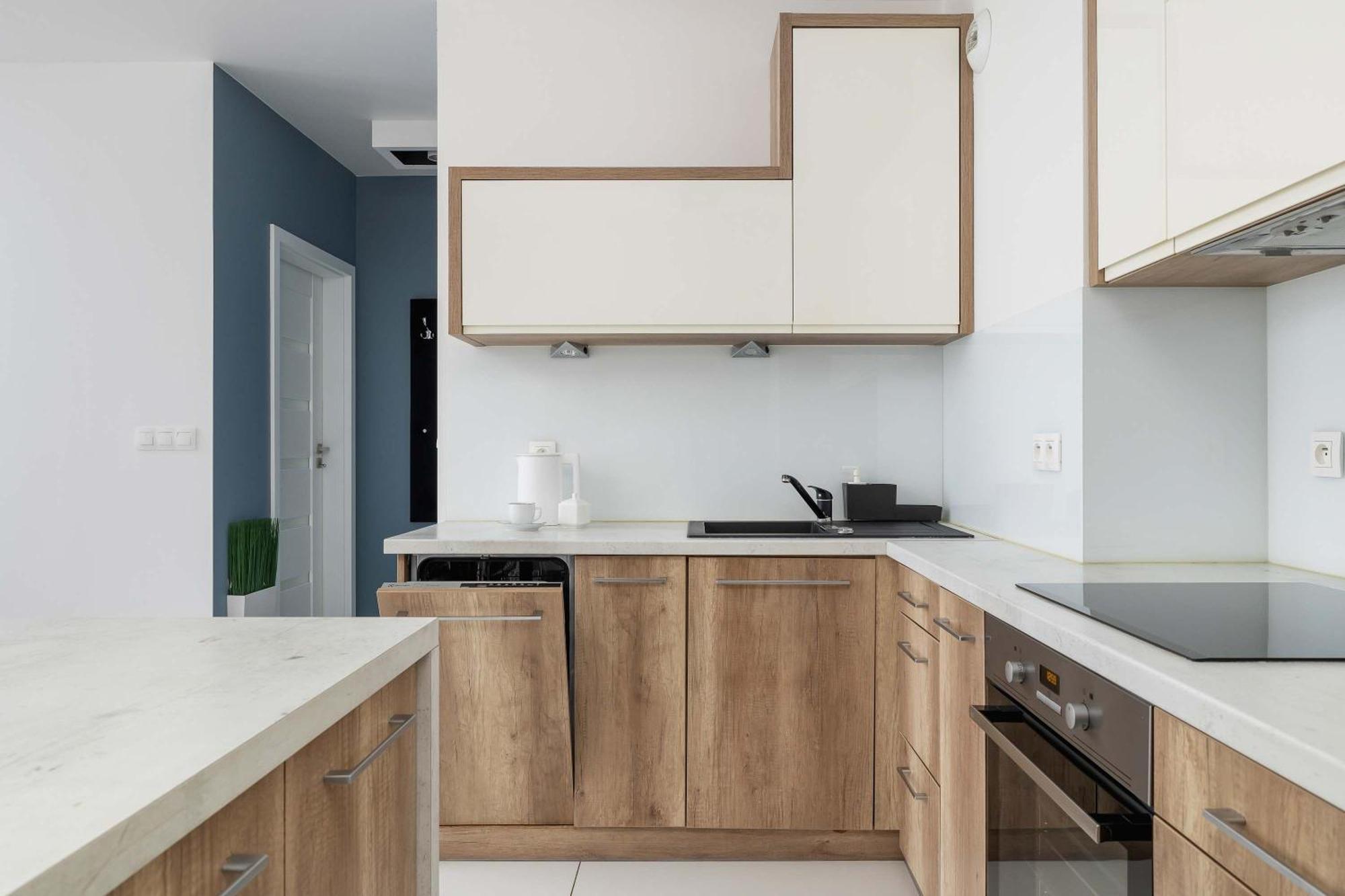 Cosy & Bright With Parking On The Cystersow Street By Renters Apartament