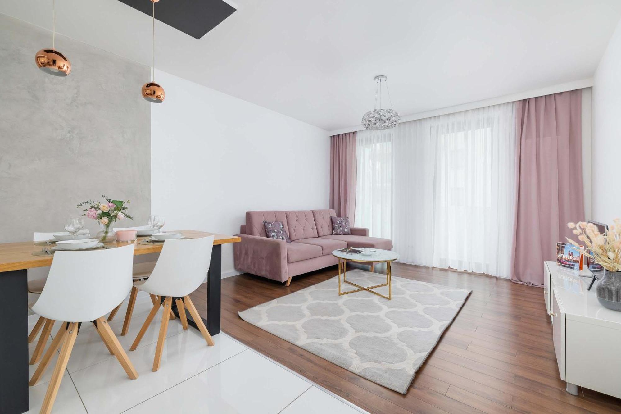 Cosy & Bright With Parking On The Cystersow Street By Renters Apartament *